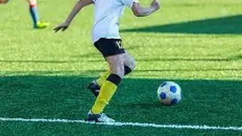 “白鹿&敖瑞鹏粉丝团联动“心灵之光”助力公益建设长墙”